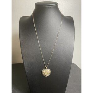 Silver Tone Filigree Heart Pendant Necklace With Lobster Clasp